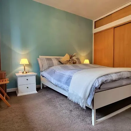 Specious Parkview Apartment, 4 Mins Walk To Underground Ilford Exterior photo