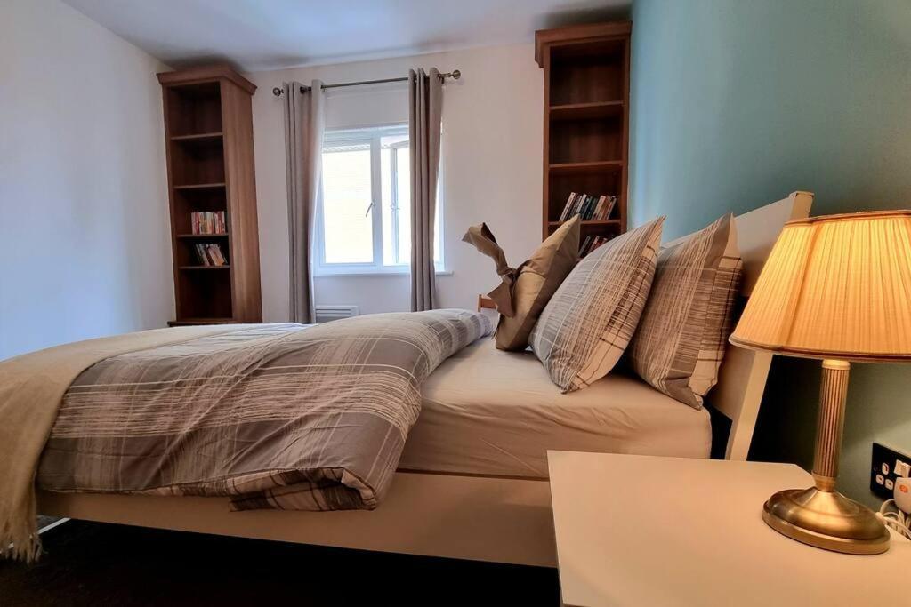 Apartment Specious Parkview Apartment, 4 Mins Walk To Underground Ilford