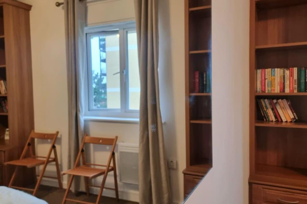Apartment Specious Parkview Apartment, 4 Mins Walk To Underground *